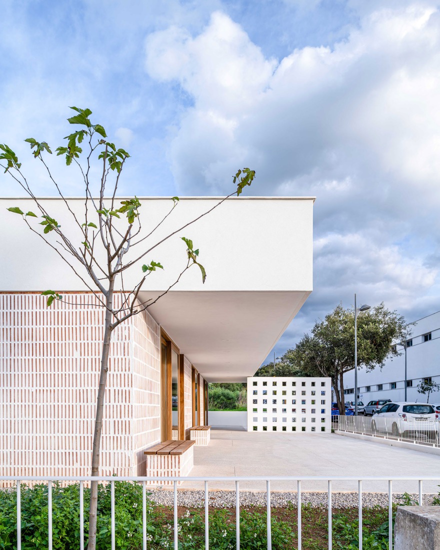 Alaior Day Centre by Montis Sastre Arquitectura. Photograph by Lluís Bort.