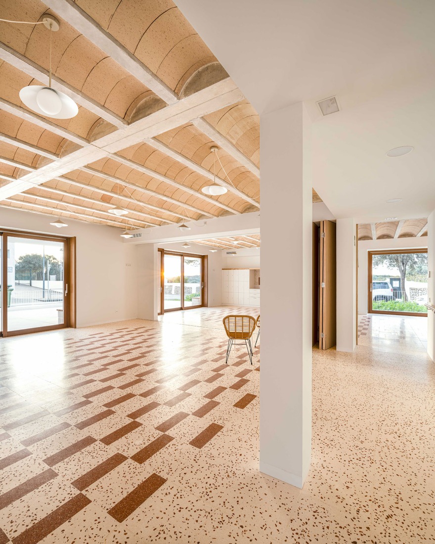 Alaior Day Centre by Montis Sastre Arquitectura. Photograph by Lluís Bort.