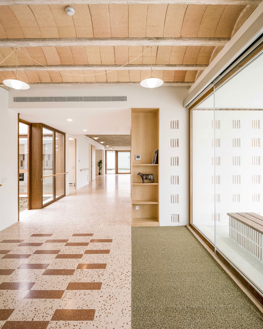 Alaior Day Centre by Montis Sastre Arquitectura. Photograph by Lluís Bort.