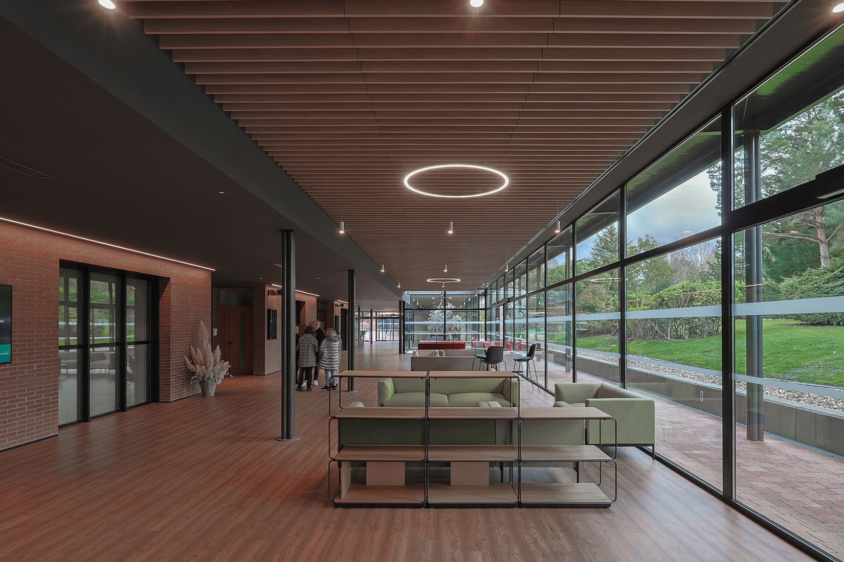 Renovation and expansion of the Tanatorio de las Contiendas by Arias Garrido Arquitectos + GMM Ingeniería y Arquitectura. Photograph by Javier Arias Madero.