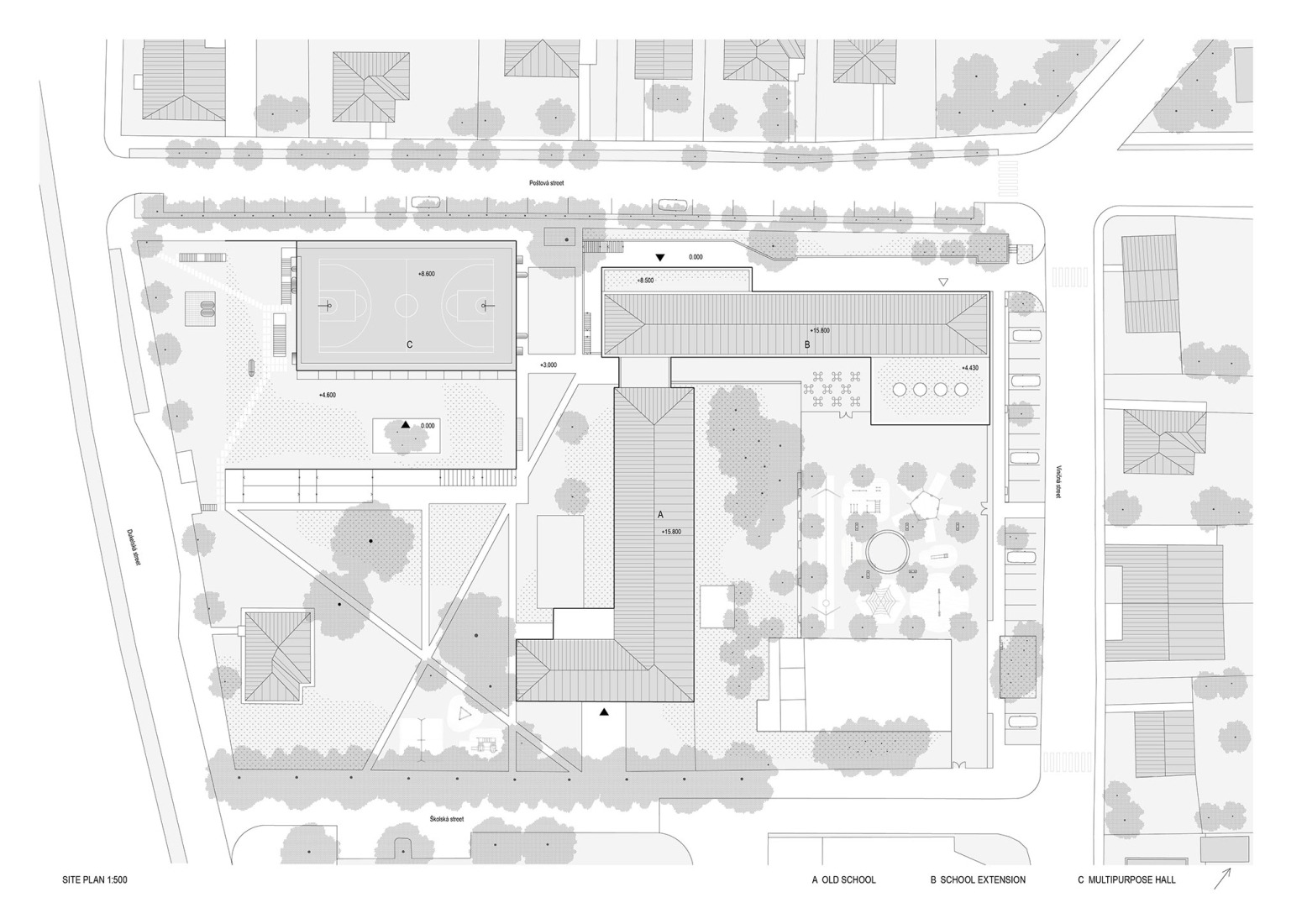 Plano de situación. Ampliación de escuela primaria por Bakyta Architekti.