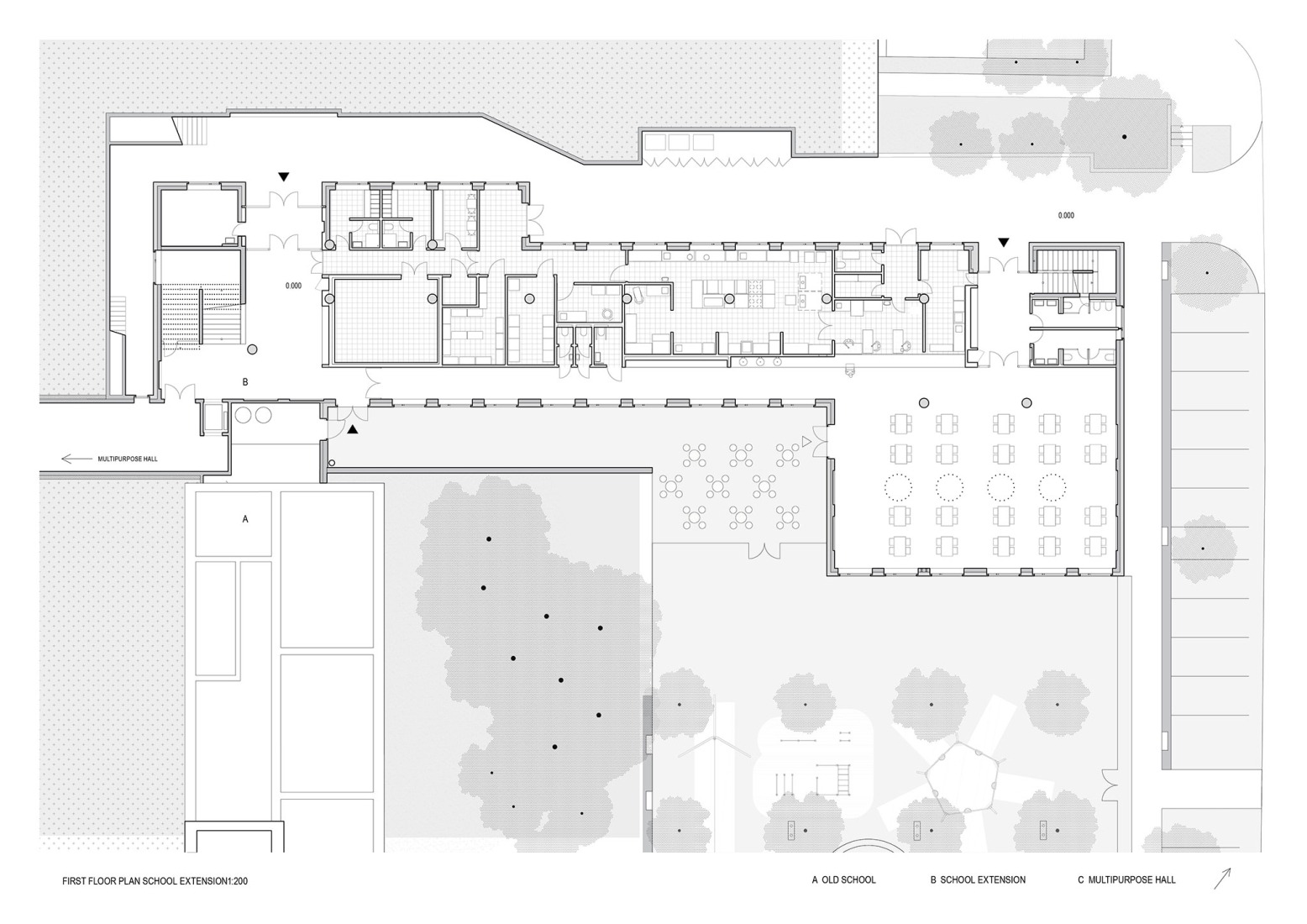 Plano de primera planta. Ampliación de escuela primaria por Bakyta Architekti. 