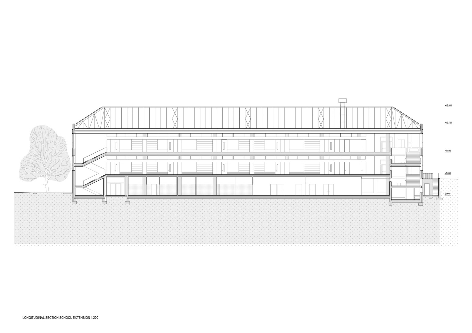 Sección. Ampliación de escuela primaria por Bakyta Architekti. 