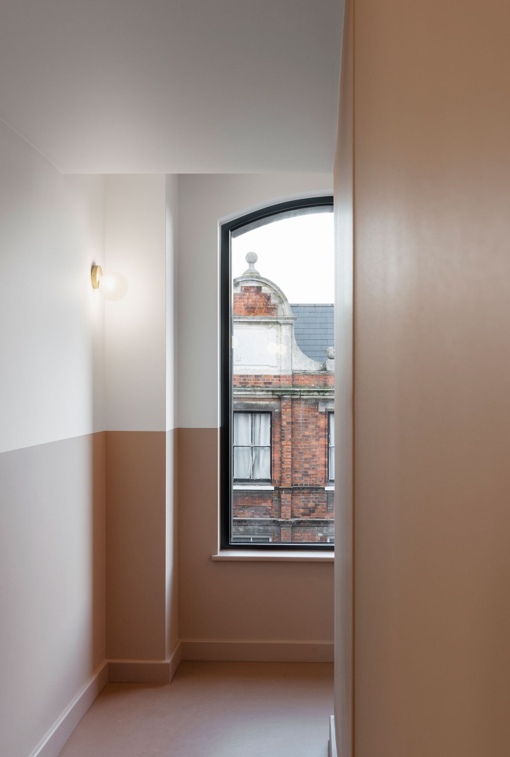 Trace por Bureau de Change. Fotografía por Gilbert McCarragher.