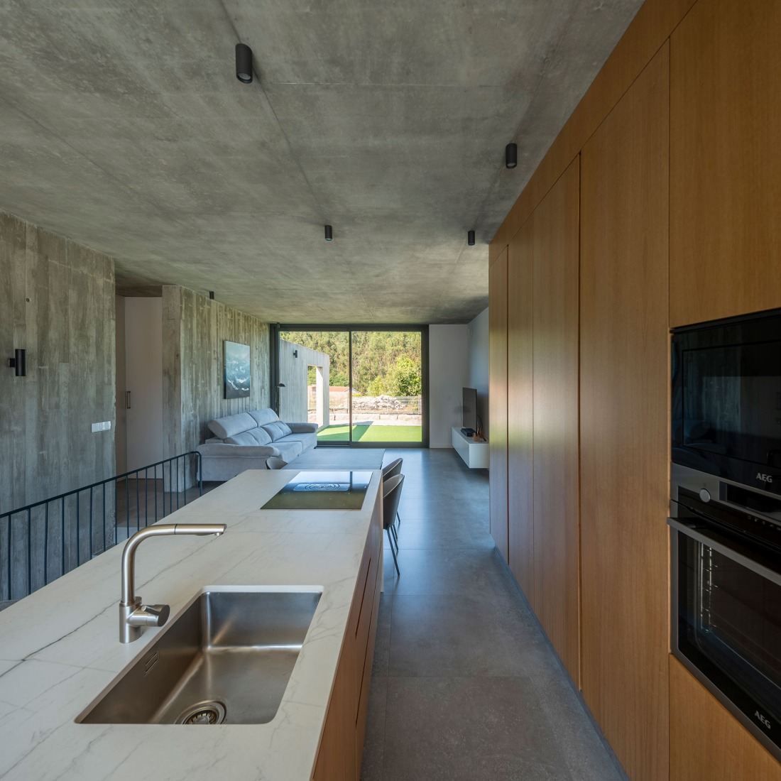 Casa Saiar por Castroferro Arquitectura. Fotografía por Héctor Santos-Díez. 