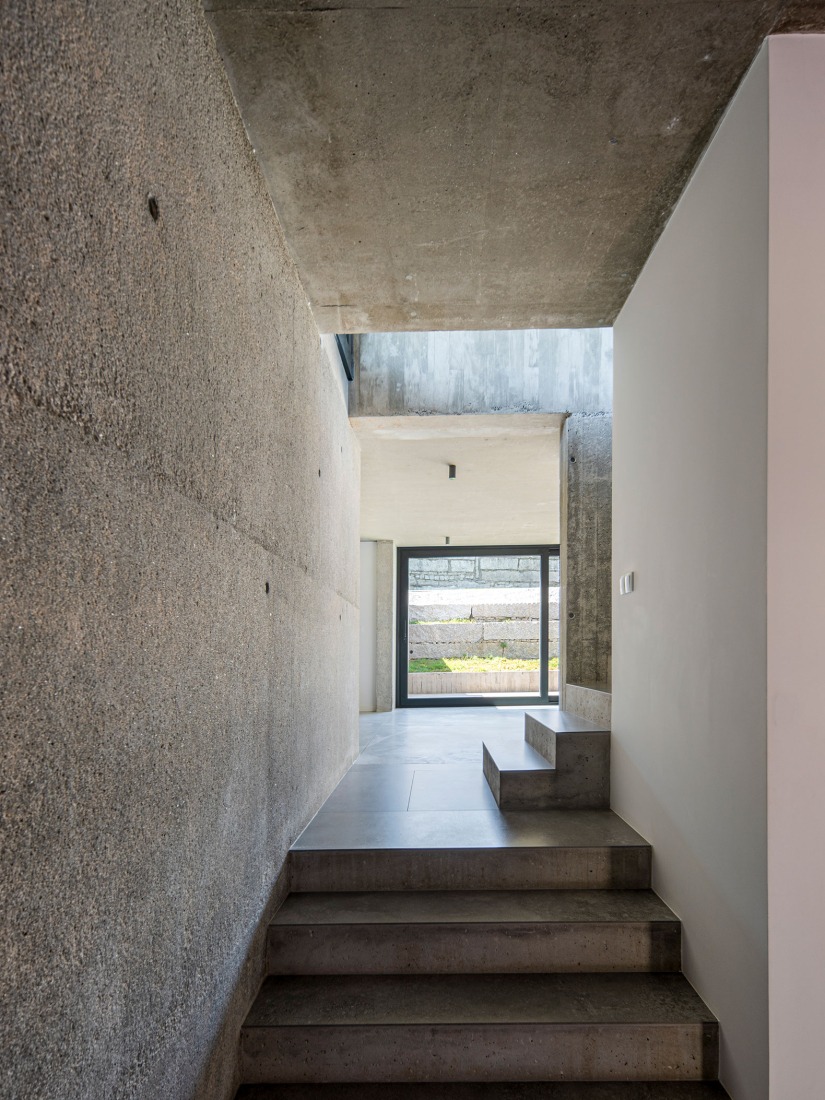 Casa Saiar por Castroferro Arquitectura. Fotografía por Héctor Santos-Díez. 