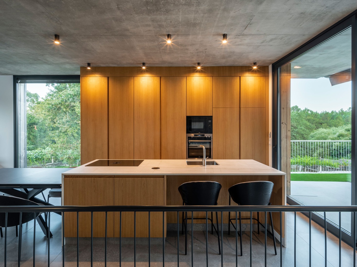 Casa Saiar por Castroferro Arquitectura. Fotografía por Héctor Santos-Díez. 