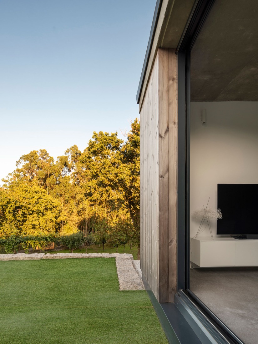 Casa Saiar por Castroferro Arquitectura. Fotografía por Héctor Santos-Díez. 