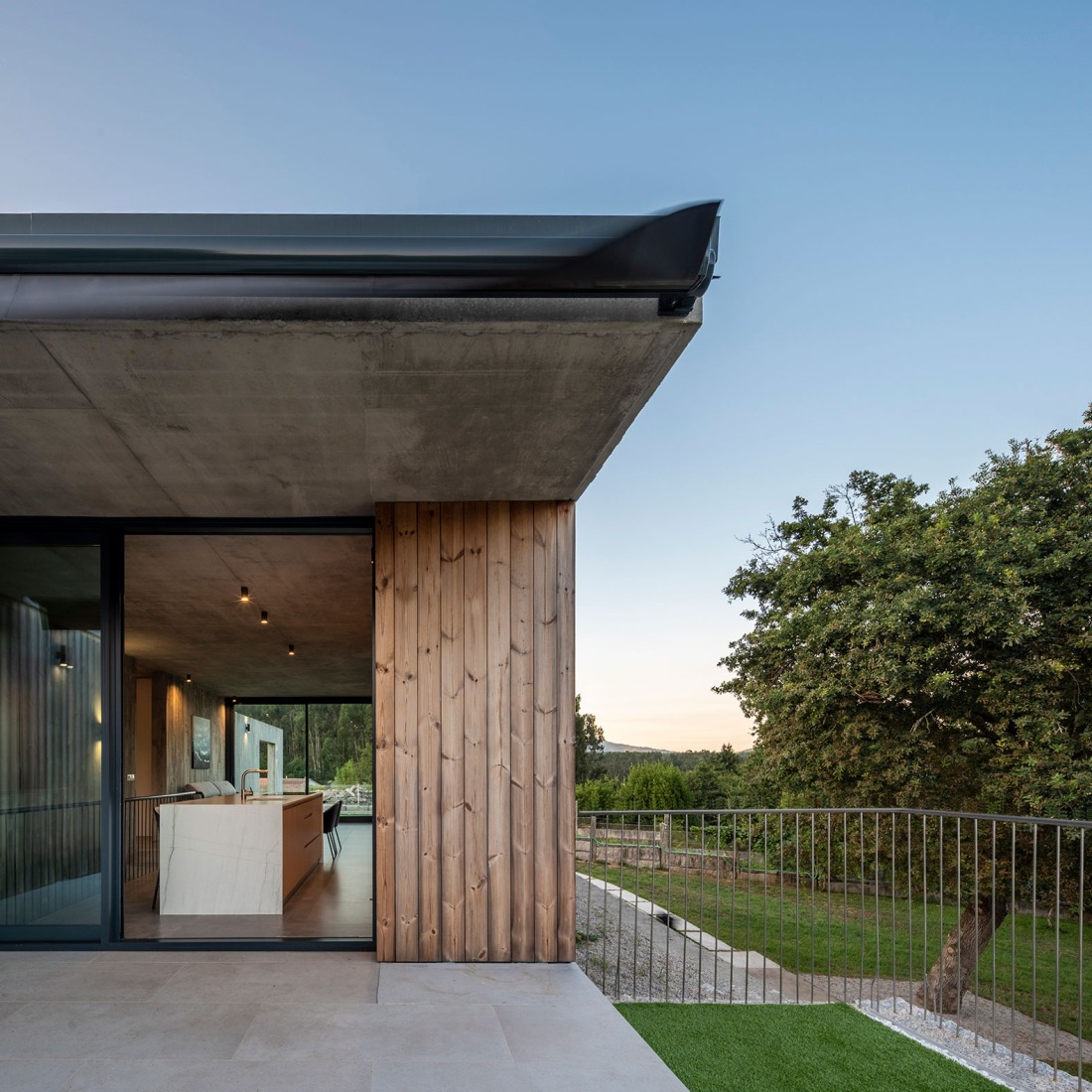 Casa Saiar por Castroferro Arquitectura. Fotografía por Héctor Santos-Díez. 