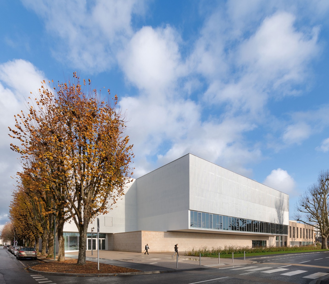 SPOT Multipurpose Sports Centre in Thionville by Dominique Coulon & associés. Photograph by Eugeni Pons.