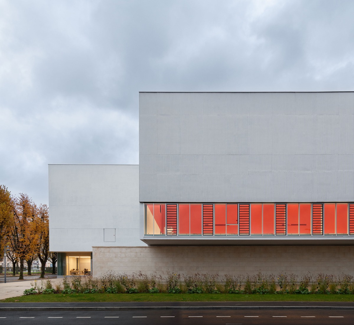 SPOT Multipurpose Sports Centre in Thionville by Dominique Coulon & associés. Photograph by Eugeni Pons.