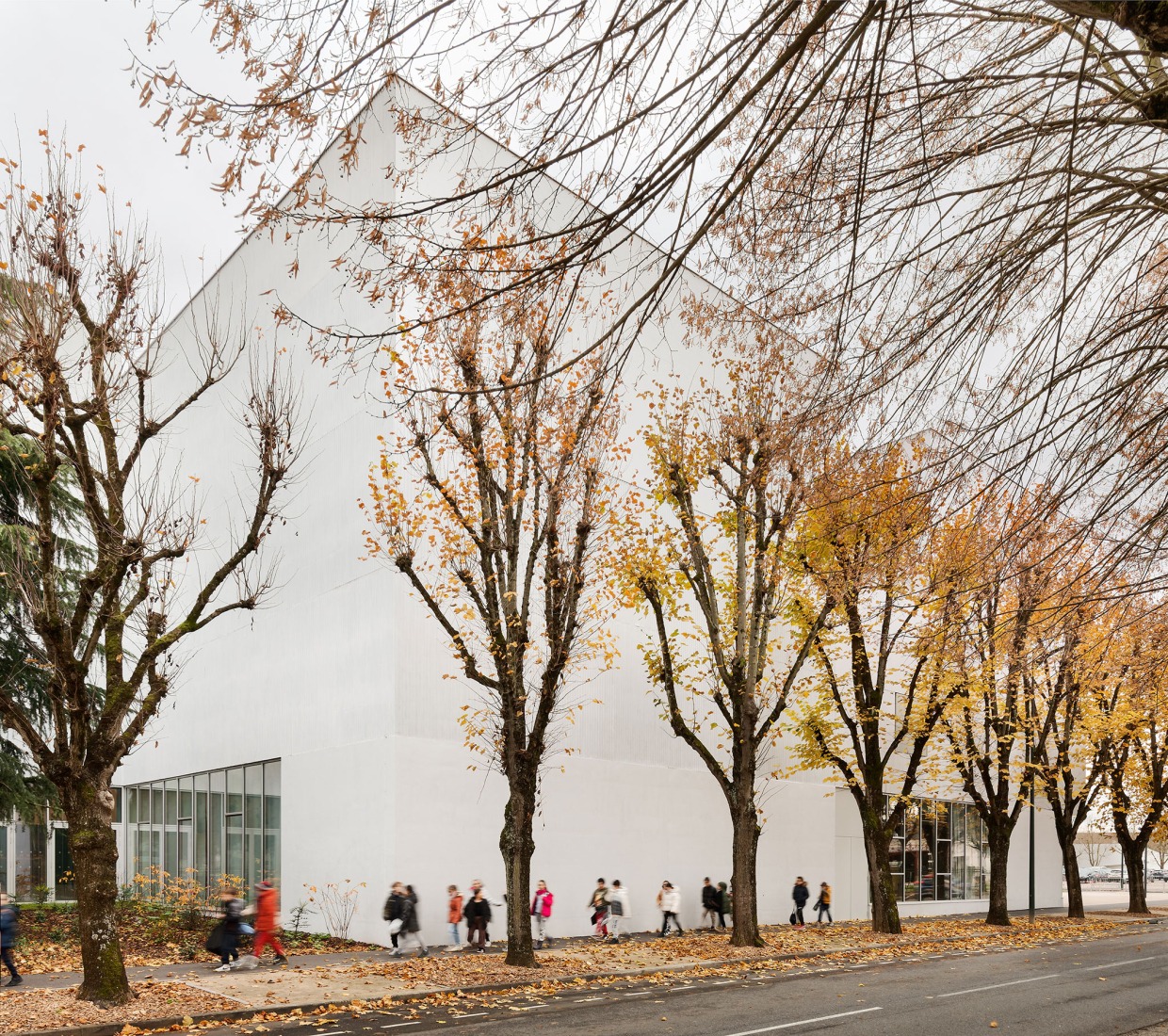 SPOT Multipurpose Sports Centre in Thionville by Dominique Coulon & associés. Photograph by Eugeni Pons.