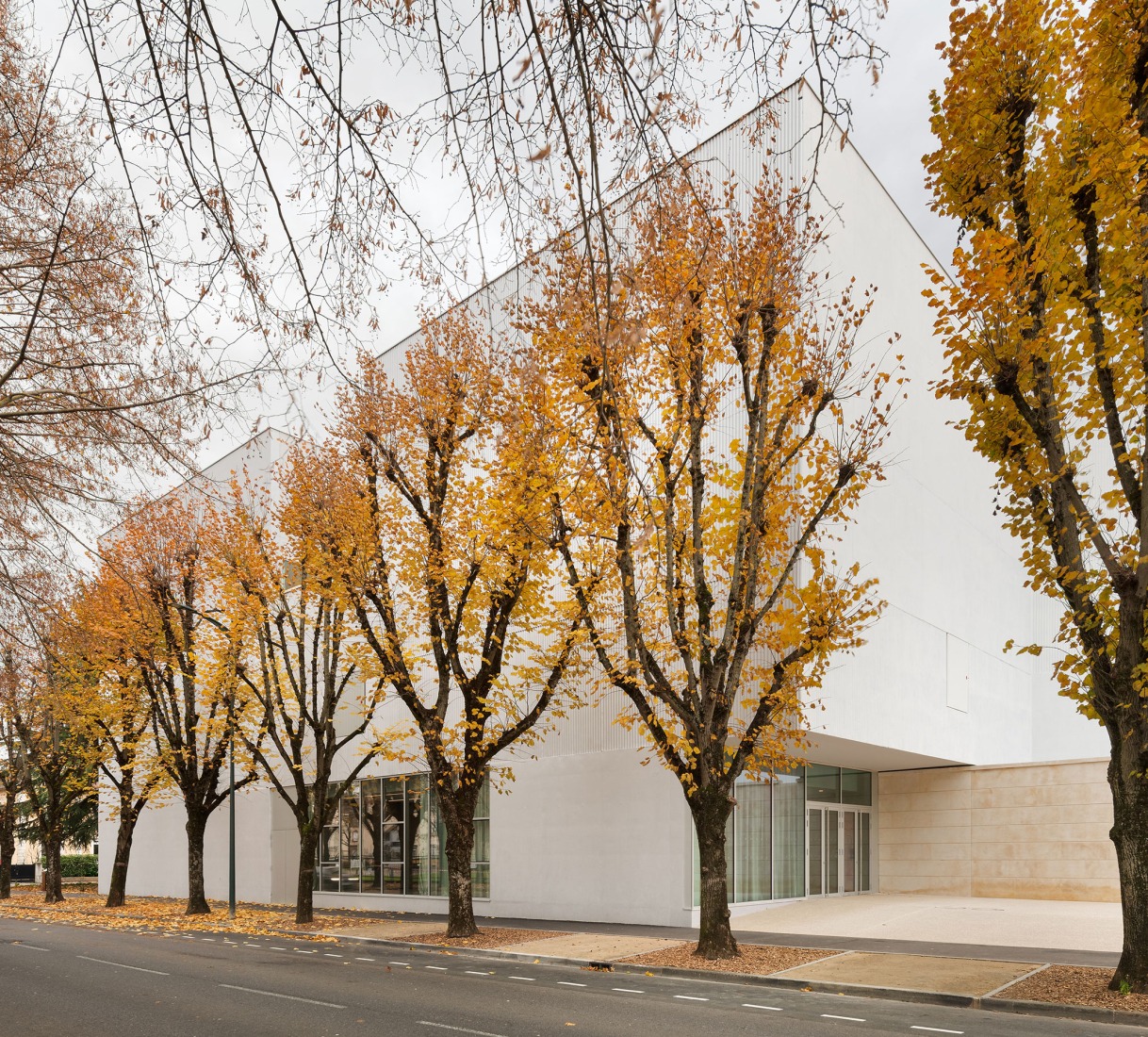 SPOT Multipurpose Sports Centre in Thionville by Dominique Coulon & associés. Photograph by Eugeni Pons.