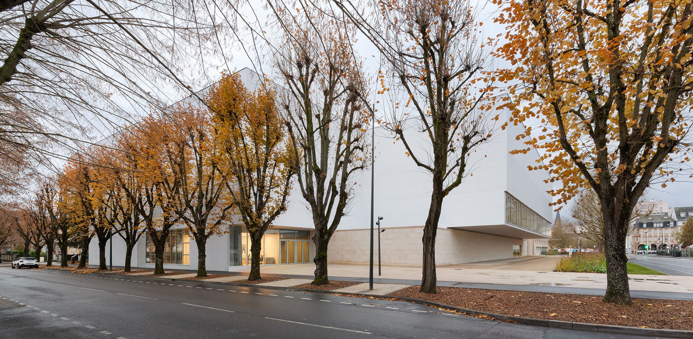 SPOT Multipurpose Sports Centre in Thionville by Dominique Coulon & associés. Photograph by Eugeni Pons.