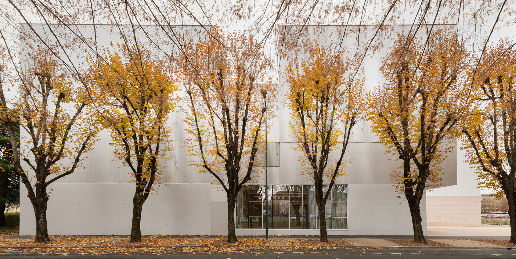 SPOT Multipurpose Sports Centre in Thionville by Dominique Coulon & associés. Photograph by Eugeni Pons.