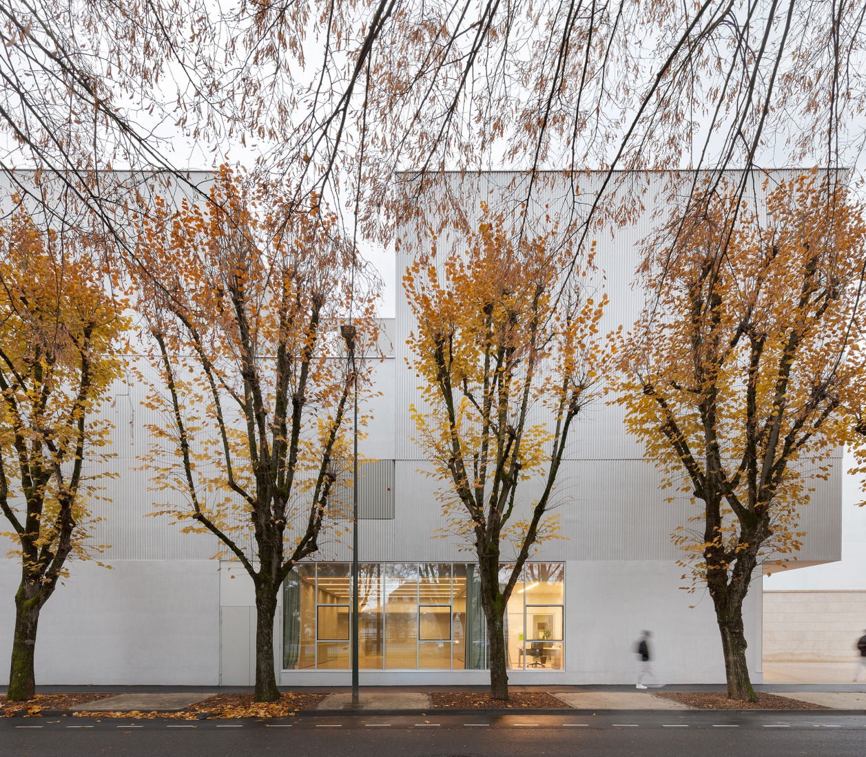 SPOT Multipurpose Sports Centre in Thionville by Dominique Coulon & associés. Photograph by Eugeni Pons.