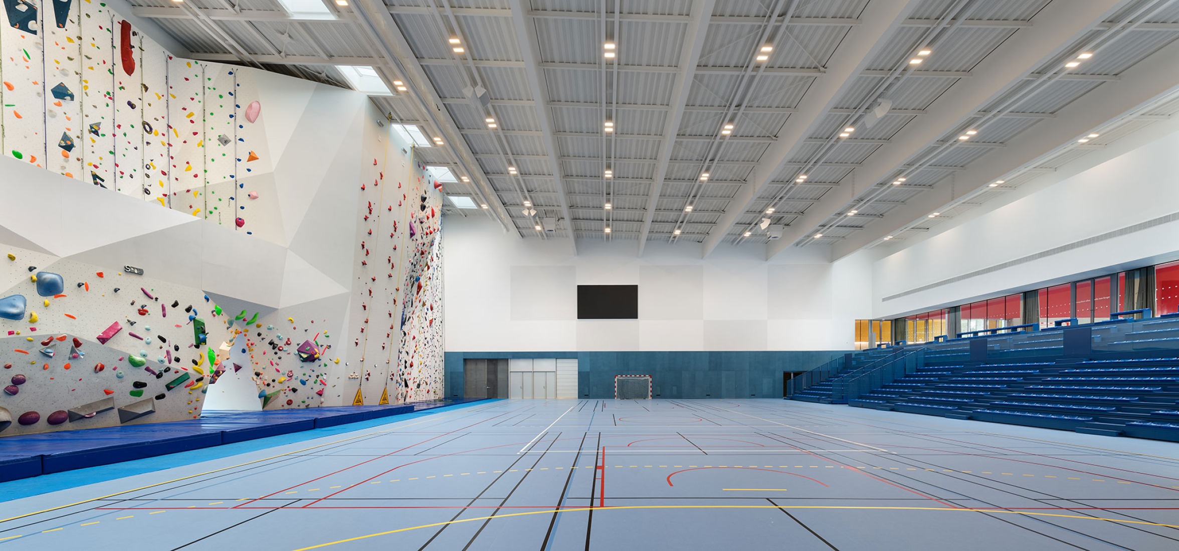 SPOT Multipurpose Sports Centre in Thionville by Dominique Coulon & associés. Photograph by Eugeni Pons.