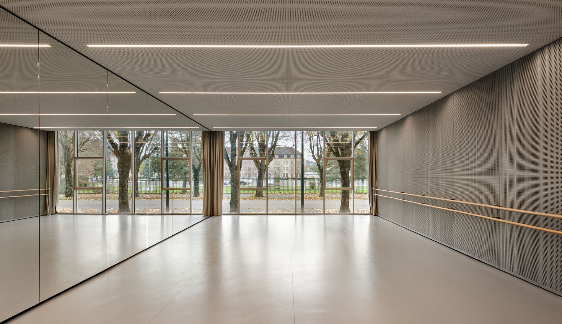 SPOT Multipurpose Sports Centre in Thionville by Dominique Coulon & associés. Photograph by Eugeni Pons.