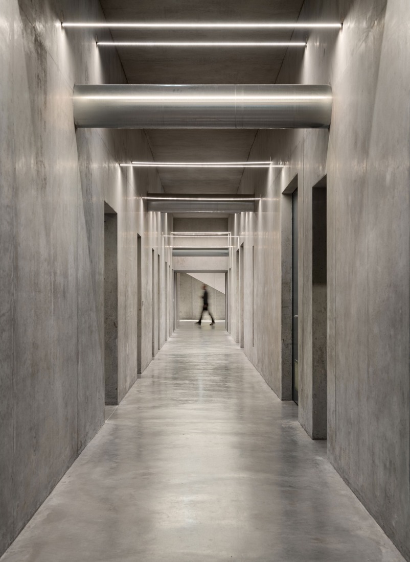 SPOT Multipurpose Sports Centre in Thionville by Dominique Coulon & associés. Photograph by Eugeni Pons.