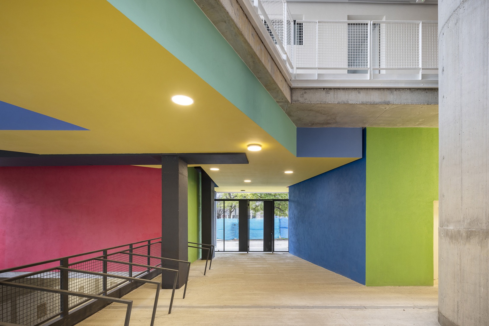 SB Building. 110 affordable rental apartments, complementary spaces, and commercial premises by EMBA. Photography by Oriol Gómez.