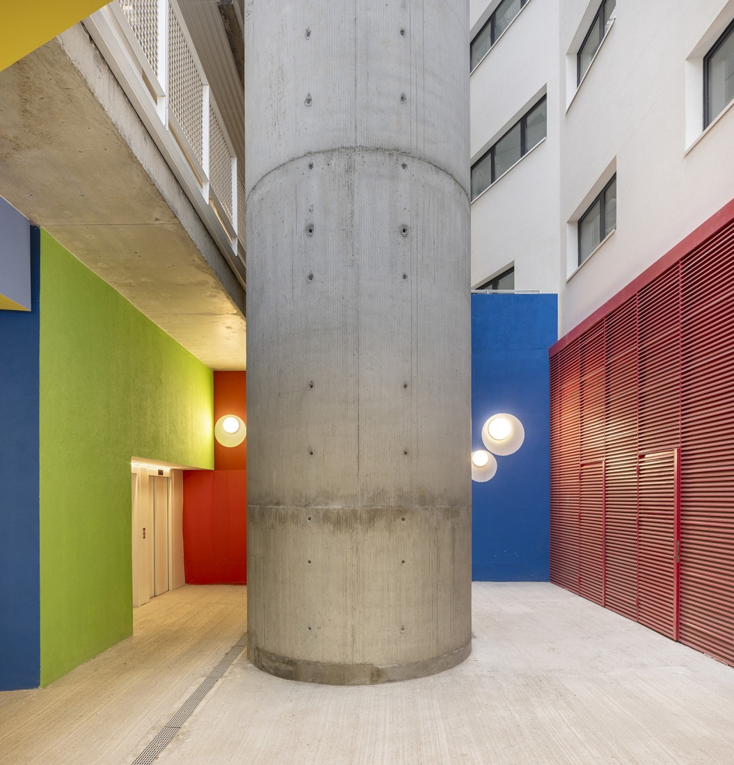 SB Building. 110 affordable rental apartments, complementary spaces, and commercial premises by EMBA. Photography by Oriol Gómez.