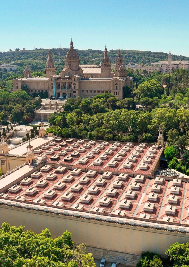 Aerial view of the National Palace and the Victoria Eugenia Palace. Extension of the MNAC by Harquitectes and Christ & Gantenbein.