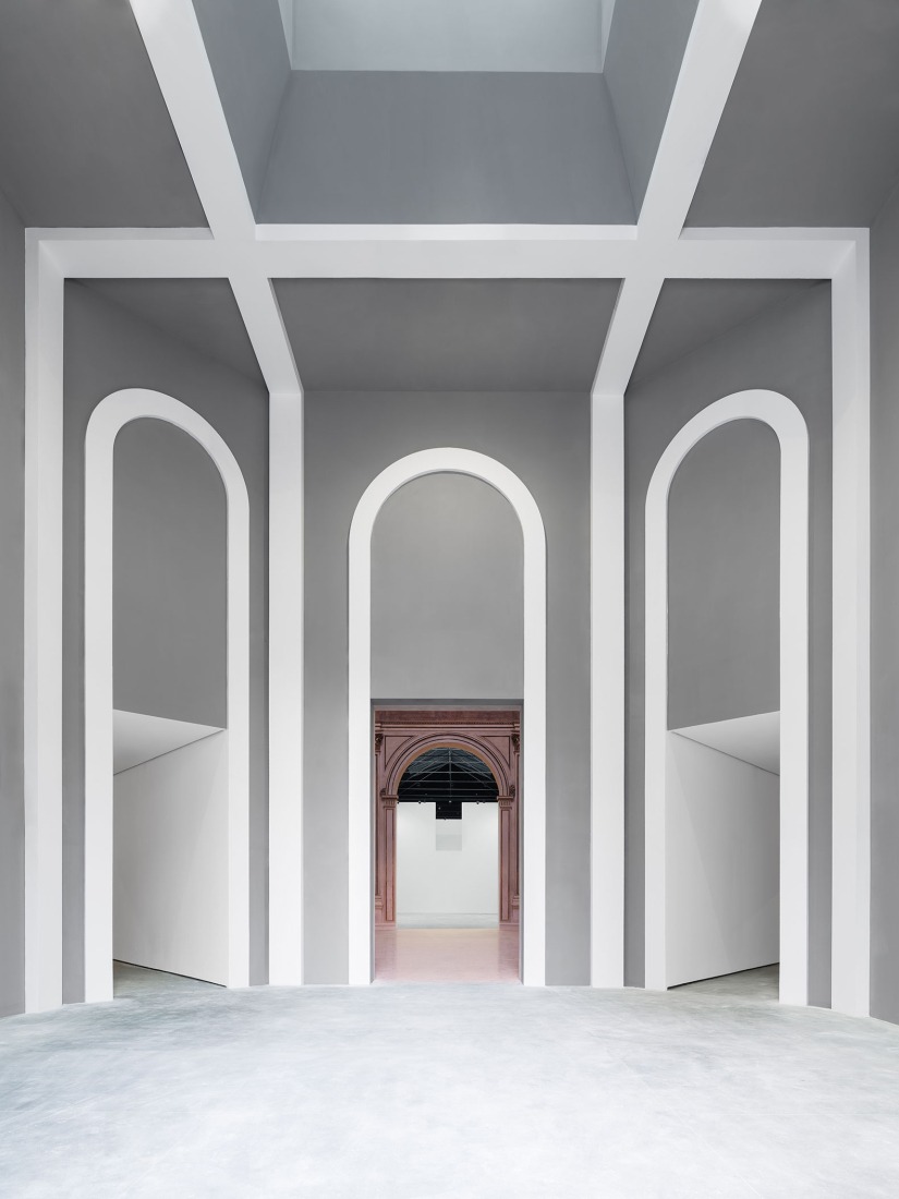 Entrance room, Central Pavilion renovated through public funding allocated by the Ministry of Culture as part of the PNC of the PNNR. Photo Marco Cappelletti / Marco Cappelletti Studio, Courtesy La Biennale di Venezia / MiC.