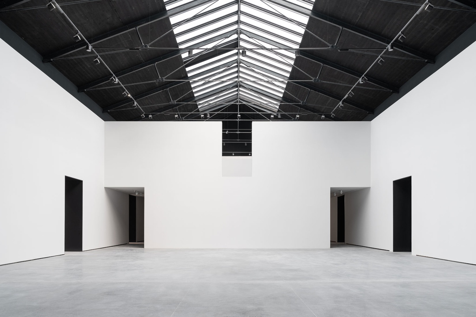 Sala grande, Central Pavilion renovated through public funding allocated by the Ministry of Culture as part of the PNC of the PNNR. Photo Marco Cappelletti / Marco Cappelletti Studio, Courtesy La Biennale di Venezia / MiC.