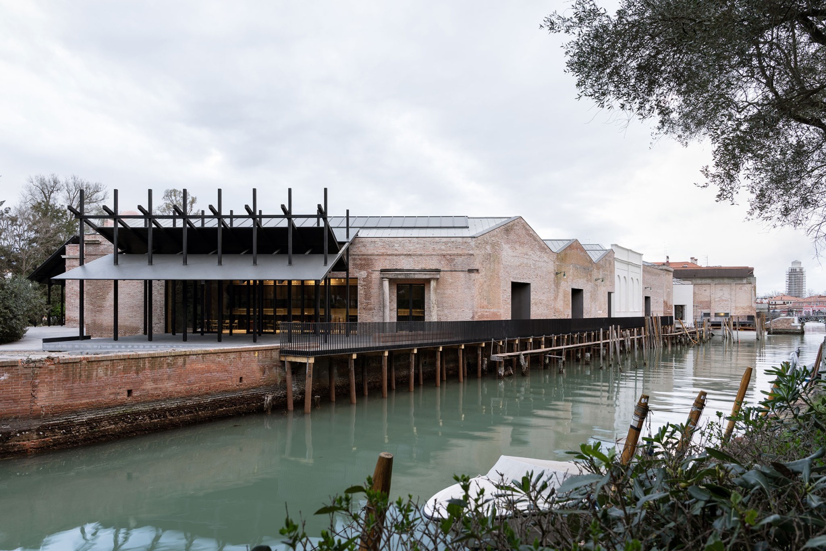 View overlooking Rio dei Giardini, Central Pavilion renovated through public funding allocated by the Ministry of Culture as part of the PNC of the PNNR. Photo Marco Cappelletti / Marco Cappelletti Studio, Courtesy La Biennale di Venezia / MiC.