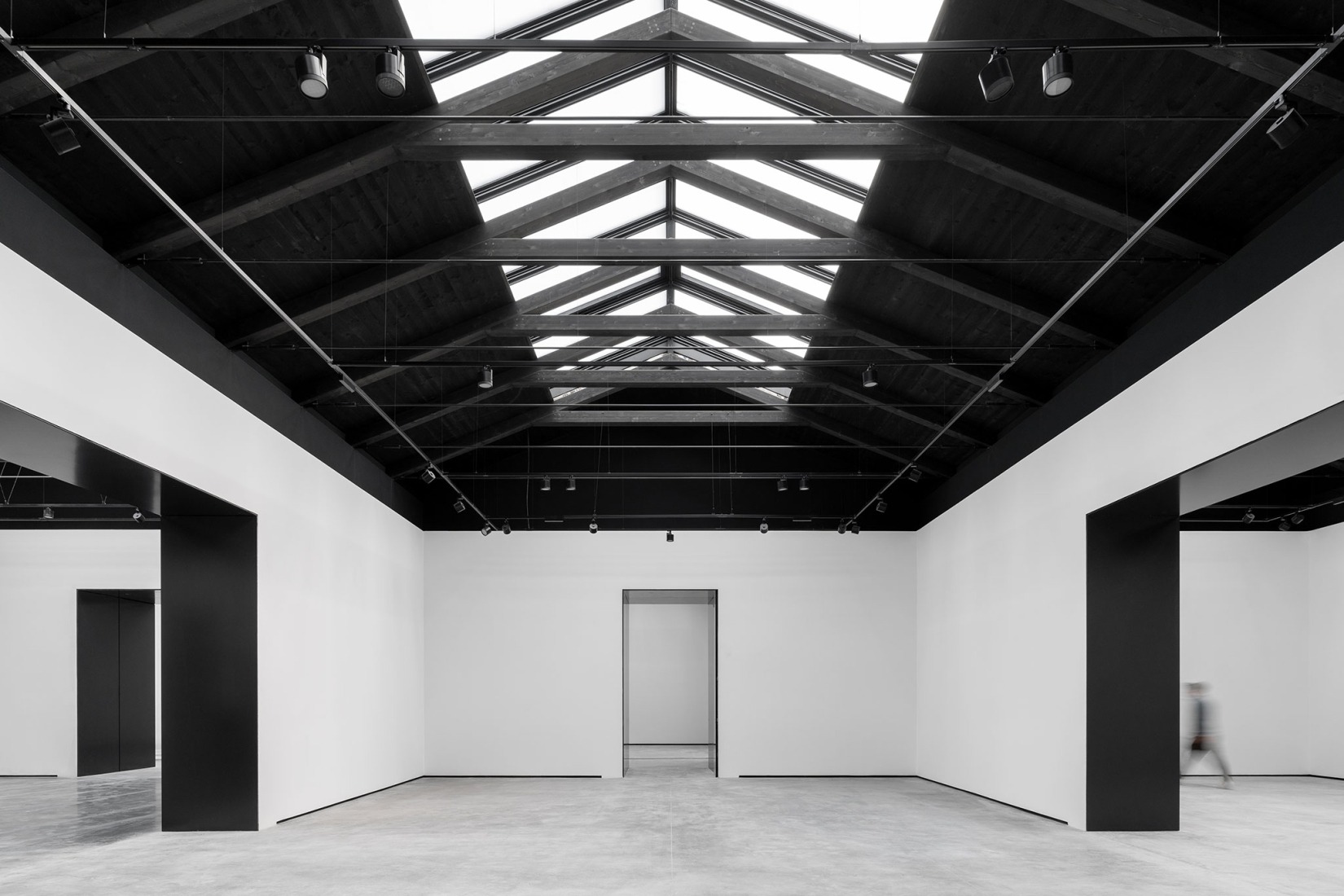 Exhibition rooms, Central Pavilion renovated through public funding allocated by the Ministry of Culture as part of the PNC of the PNNR. Photo Marco Cappelletti / Marco Cappelletti Studio, Courtesy La Biennale di Venezia / MiC.