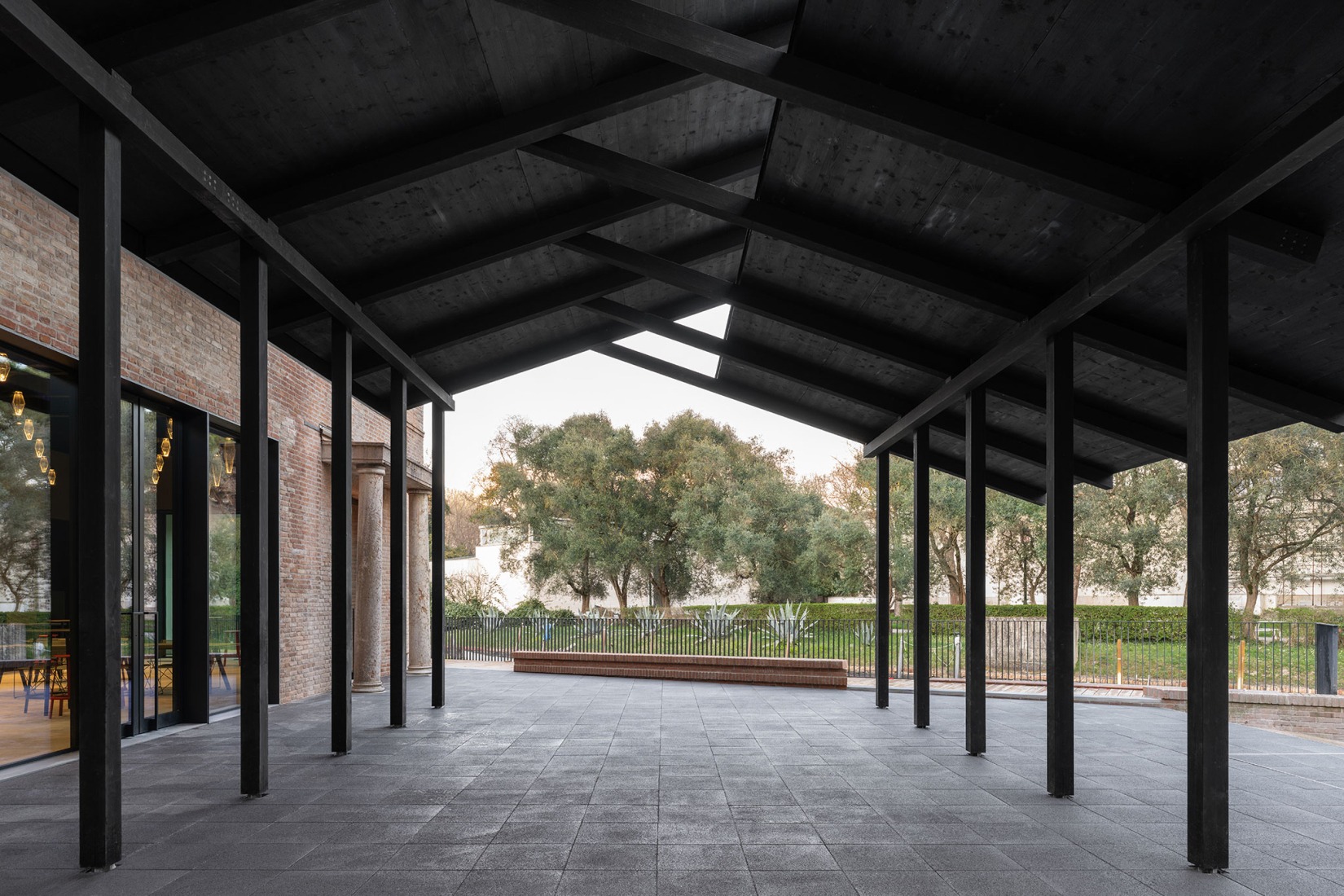 Cafeteria loggia, Central Pavilion renovated through public funding allocated by the Ministry of Culture as part of the PNC of the PNNR. Photo Marco Cappelletti / Marco Cappelletti Studio, Courtesy La Biennale di Venezia / MiC.