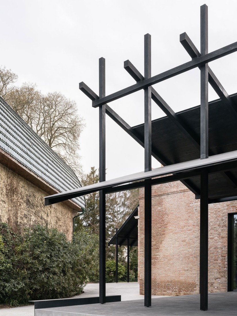 Cafeteria loggia from Rio dei Giardini, Central Pavilion renovated through public funding allocated by the Ministry of Culture as part of the PNC of the PNNR. Photo Marco Cappelletti / Marco Cappelletti Studio, Courtesy La Biennale di Venezia / MiC.