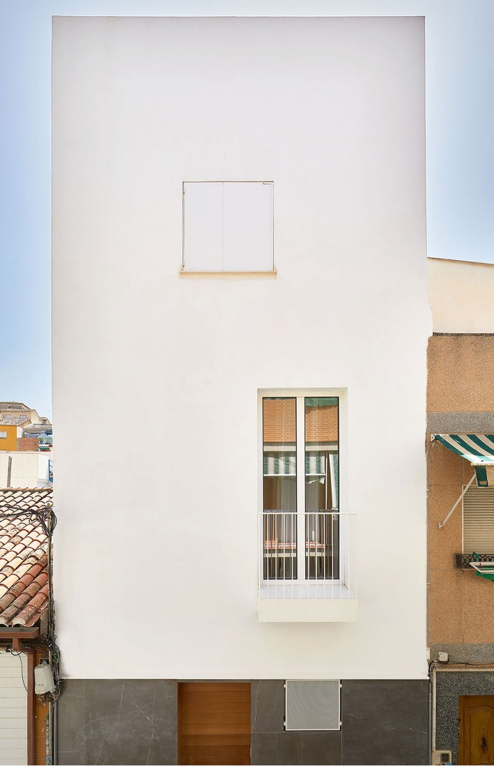 Mariola House by Palera Arquitectos. Photograph by Adam García.