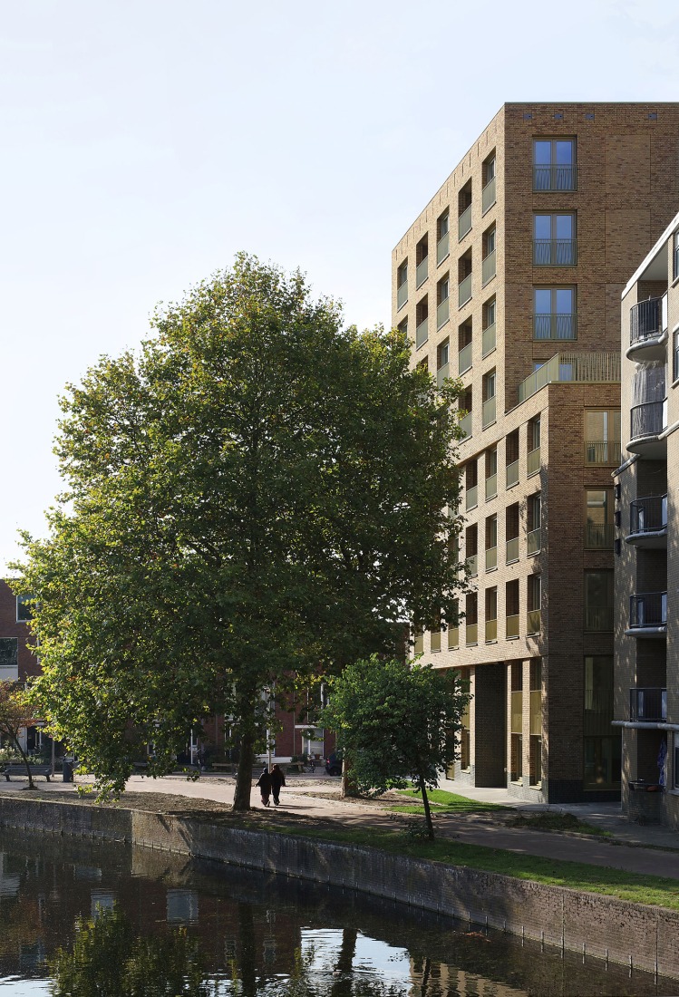 "De Hartenrust" by van Bergen Kolpa Architects. Photograph by Van Bergen Kolpa.
