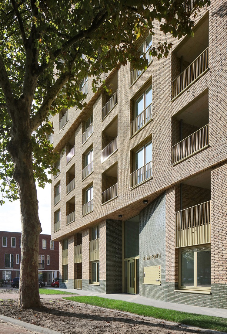 "De Hartenrust" by van Bergen Kolpa Architects. Photograph by Filip Dujardin.