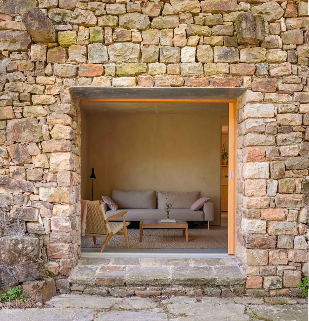 "Casa Mínima" by Estudio Mínima. Photograph by Biderbost Photo.
