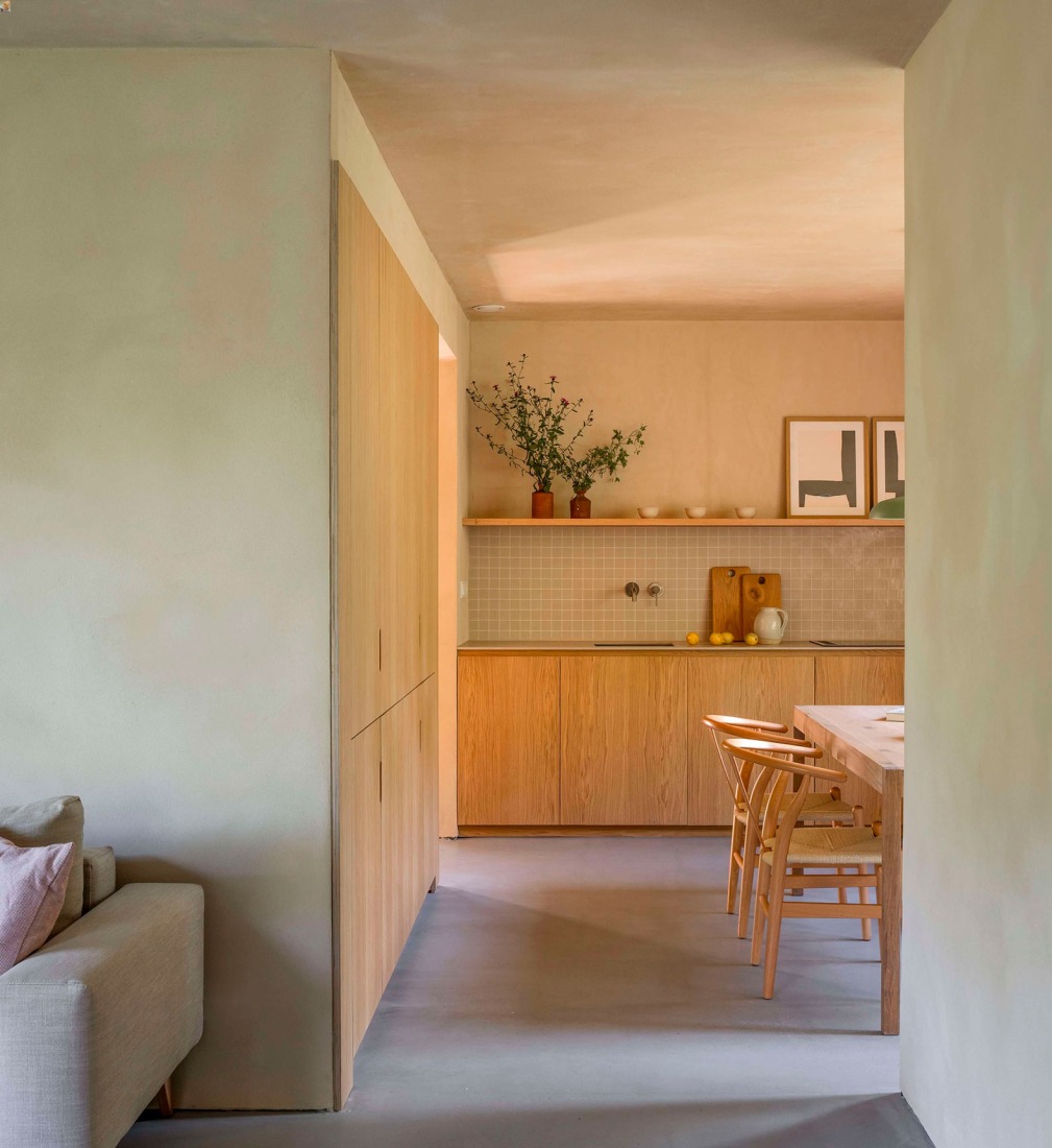 "Casa Mínima" by Estudio Mínima. Photograph by Biderbost Photo.