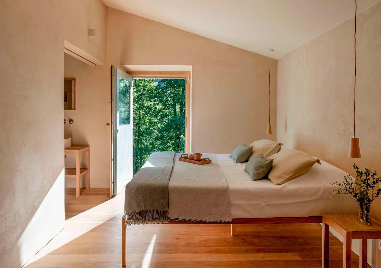 "Casa Mínima" by Estudio Mínima. Photograph by Biderbost Photo.