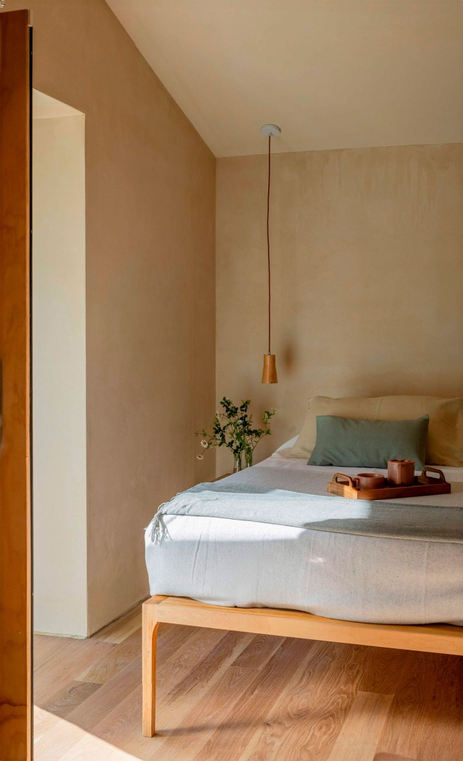 "Casa Mínima" by Estudio Mínima. Photograph by Biderbost Photo.