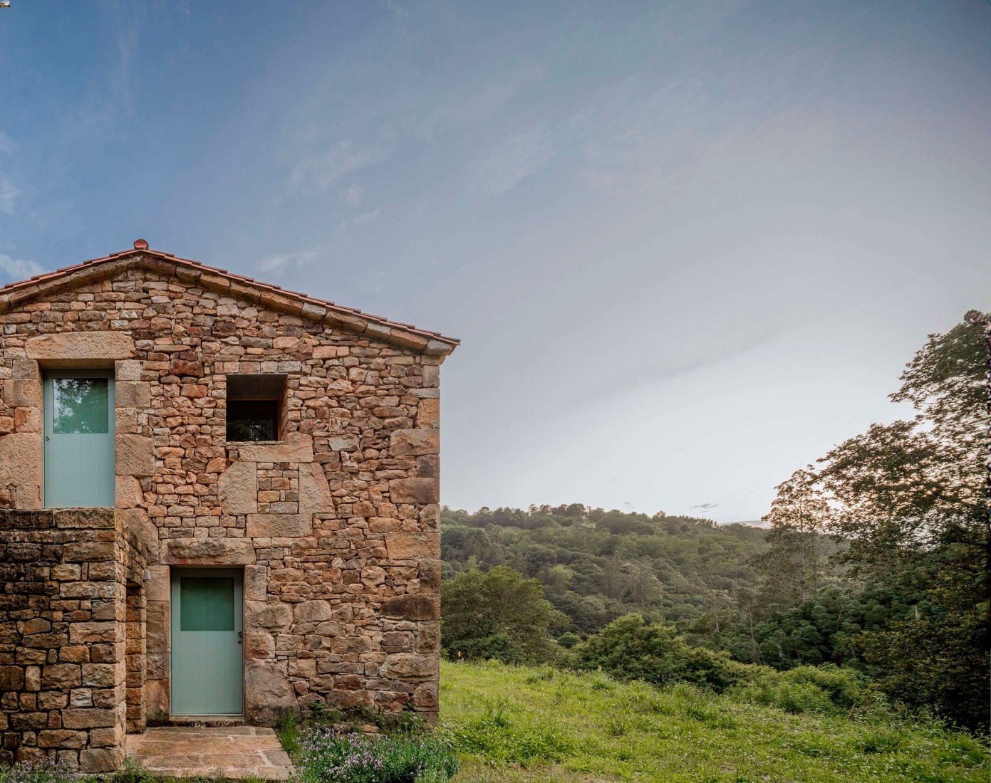 "Casa Mínima" by Estudio Mínima. Photograph by Biderbost Photo.