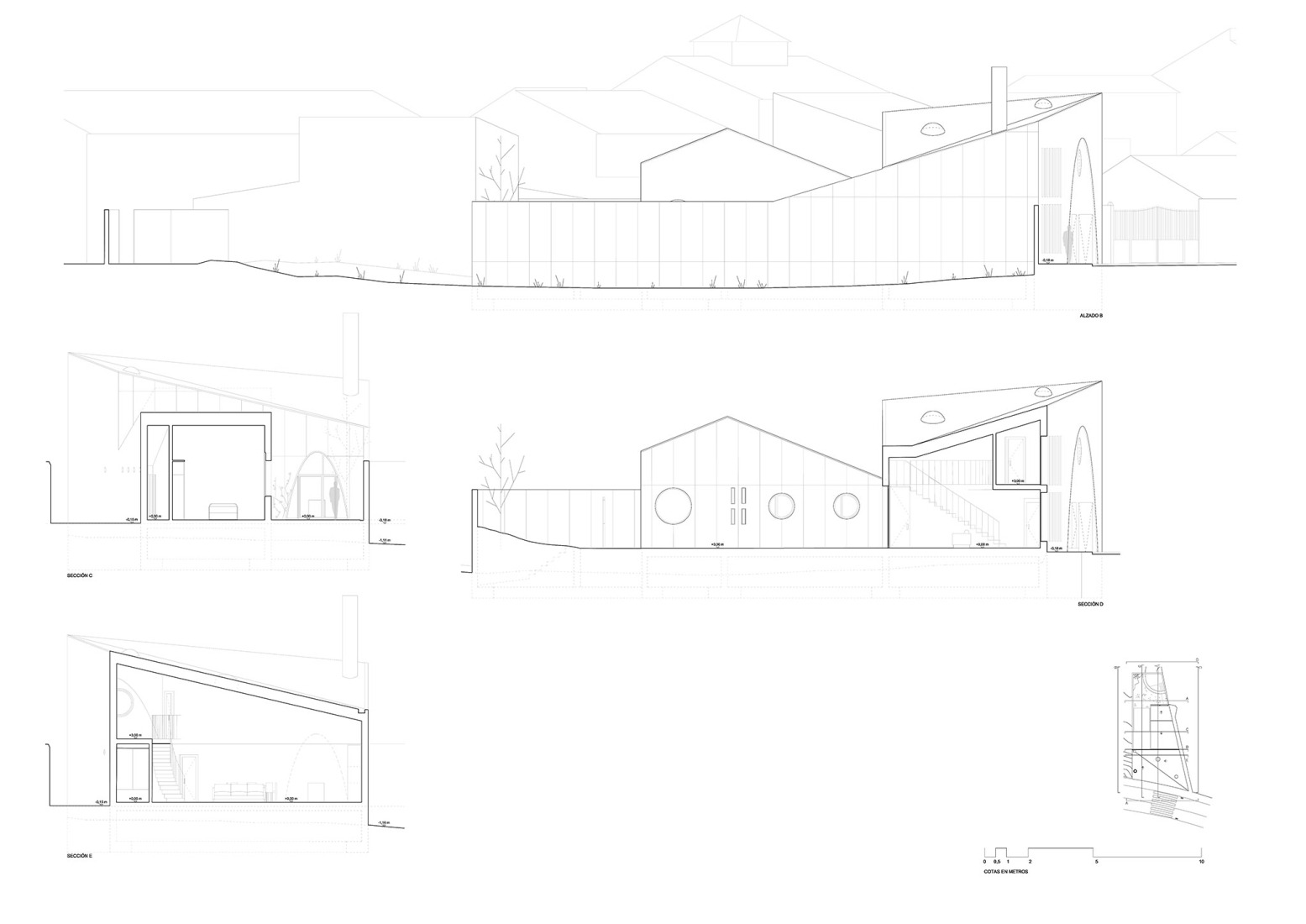 Sections. Bobadilla House by Álvaro Gor.