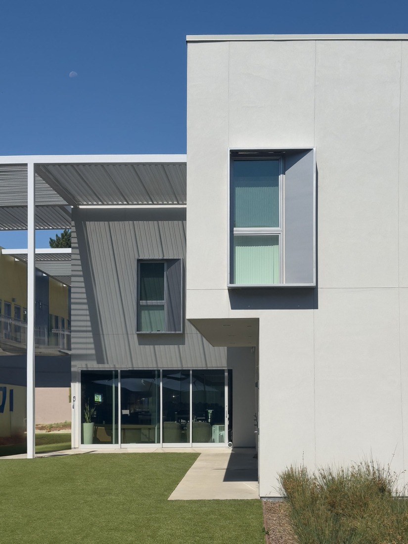 Northview Apartments by Brooks + Scarpa. Photograph by Tara Wujcik.
