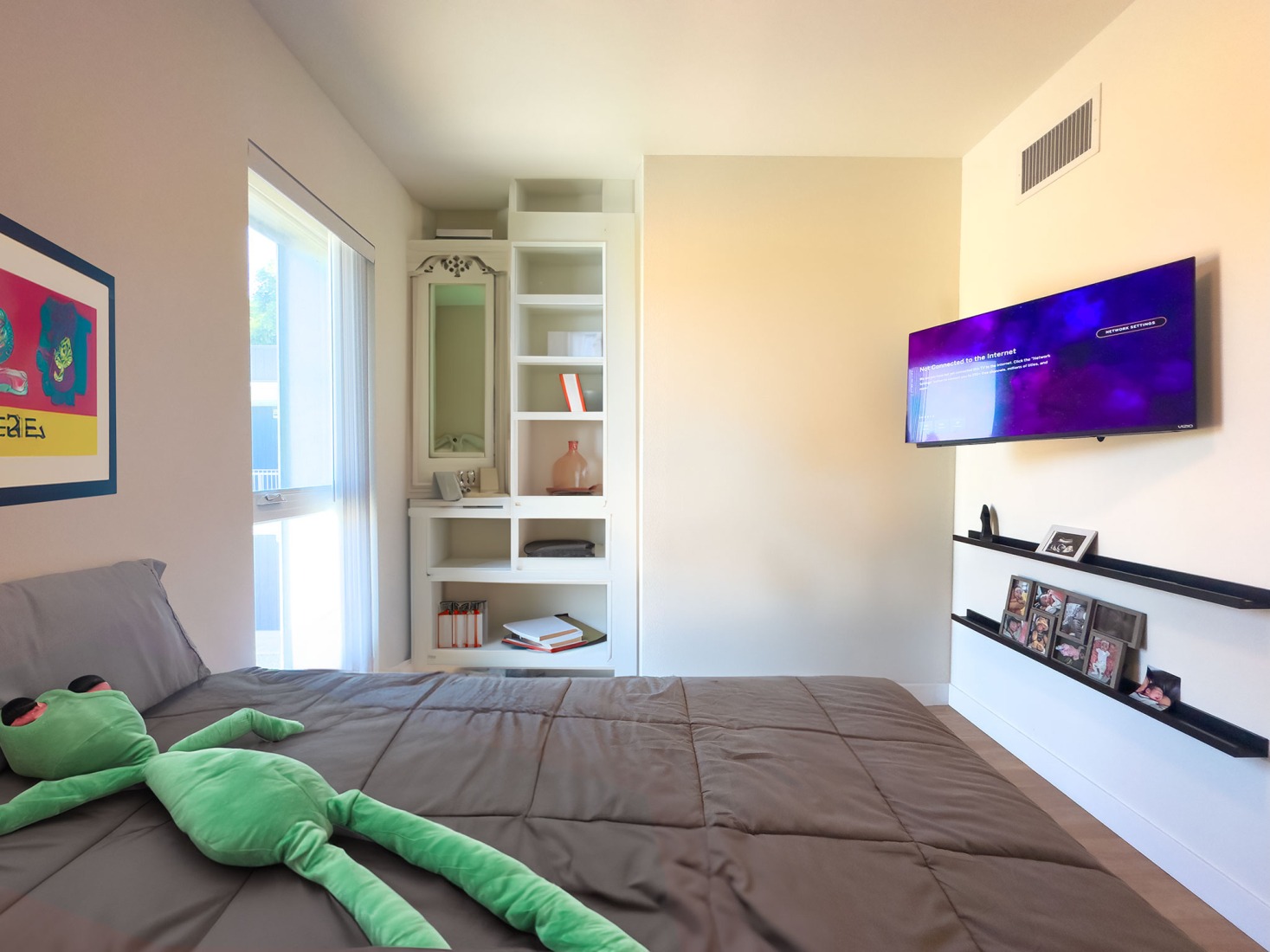 Northview Apartments by Brooks + Scarpa. Photograph by Tara Wujcik.