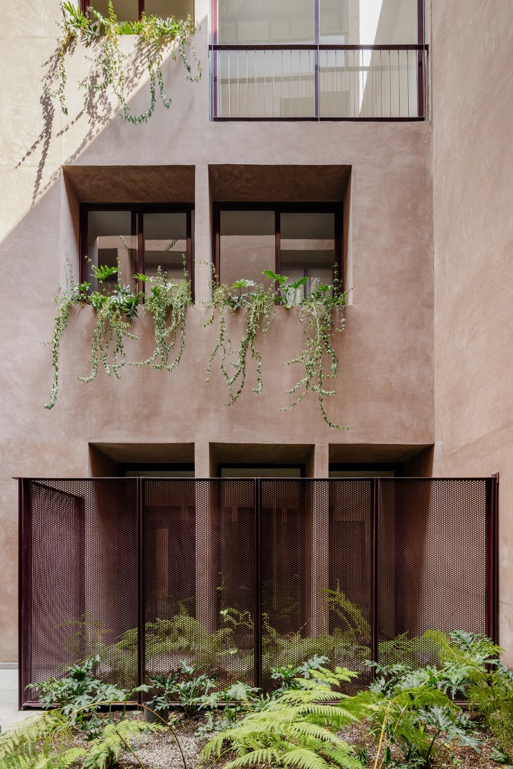 "Londres 187" by CCA. Photograph by Arturo Arrieta, courtesy of CCA | Bernardo Quinzaños.