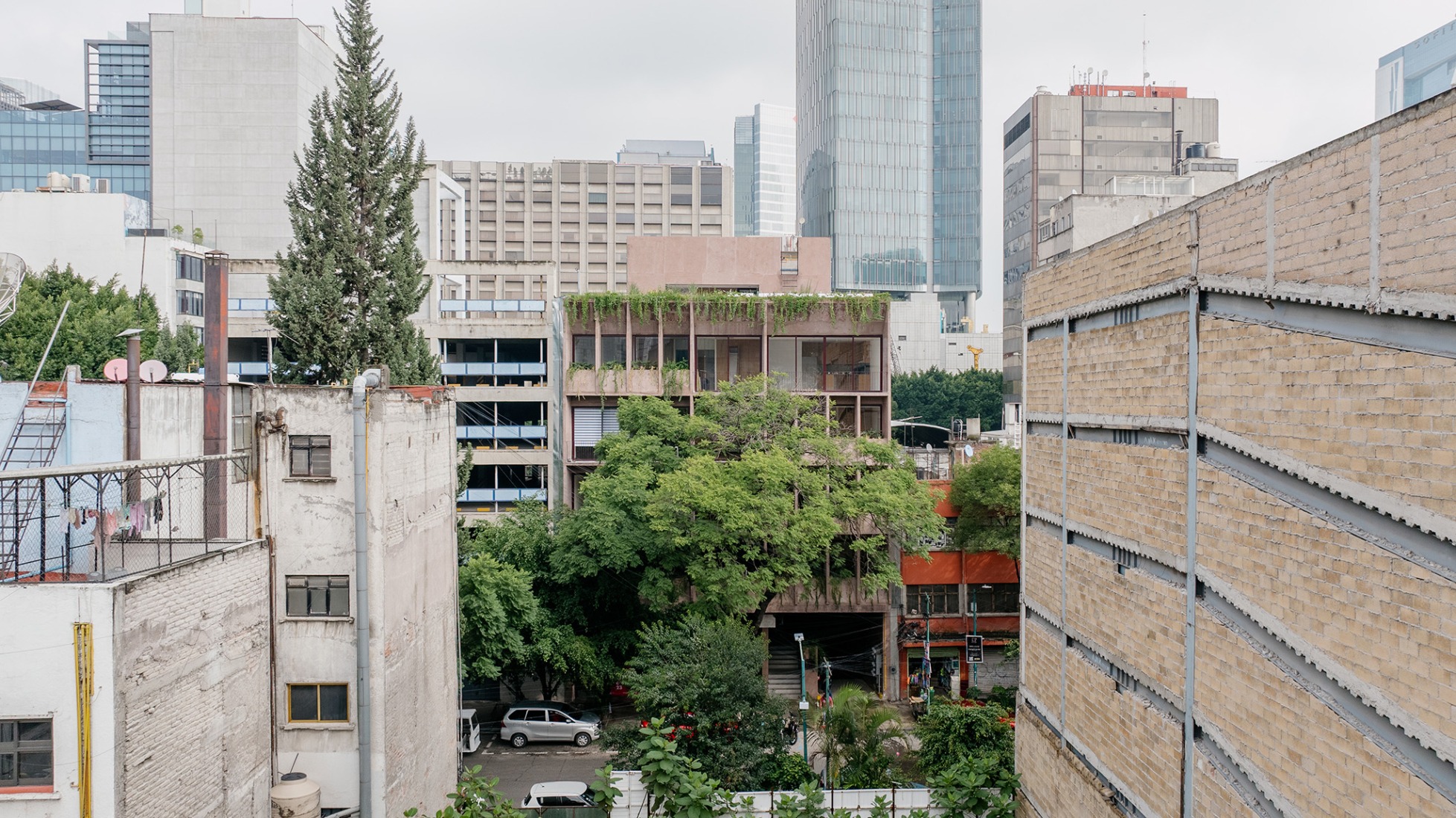 "Londres 187" by CCA. Photograph by Arturo Arrieta, courtesy of CCA | Bernardo Quinzaños.