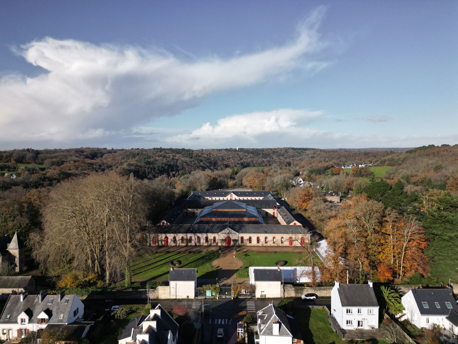 Sala Espectáculos Haras Nacional de Hennebont por K architectures. Fotografía por Yon de Poncins.