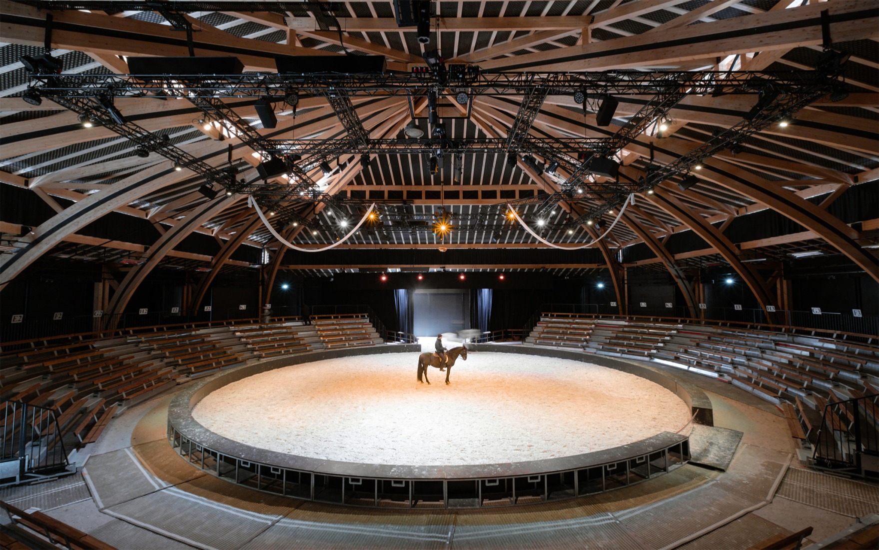 Sala Espectáculos Haras Nacional de Hennebont por K architectures. Fotografía por Yon de Poncins.