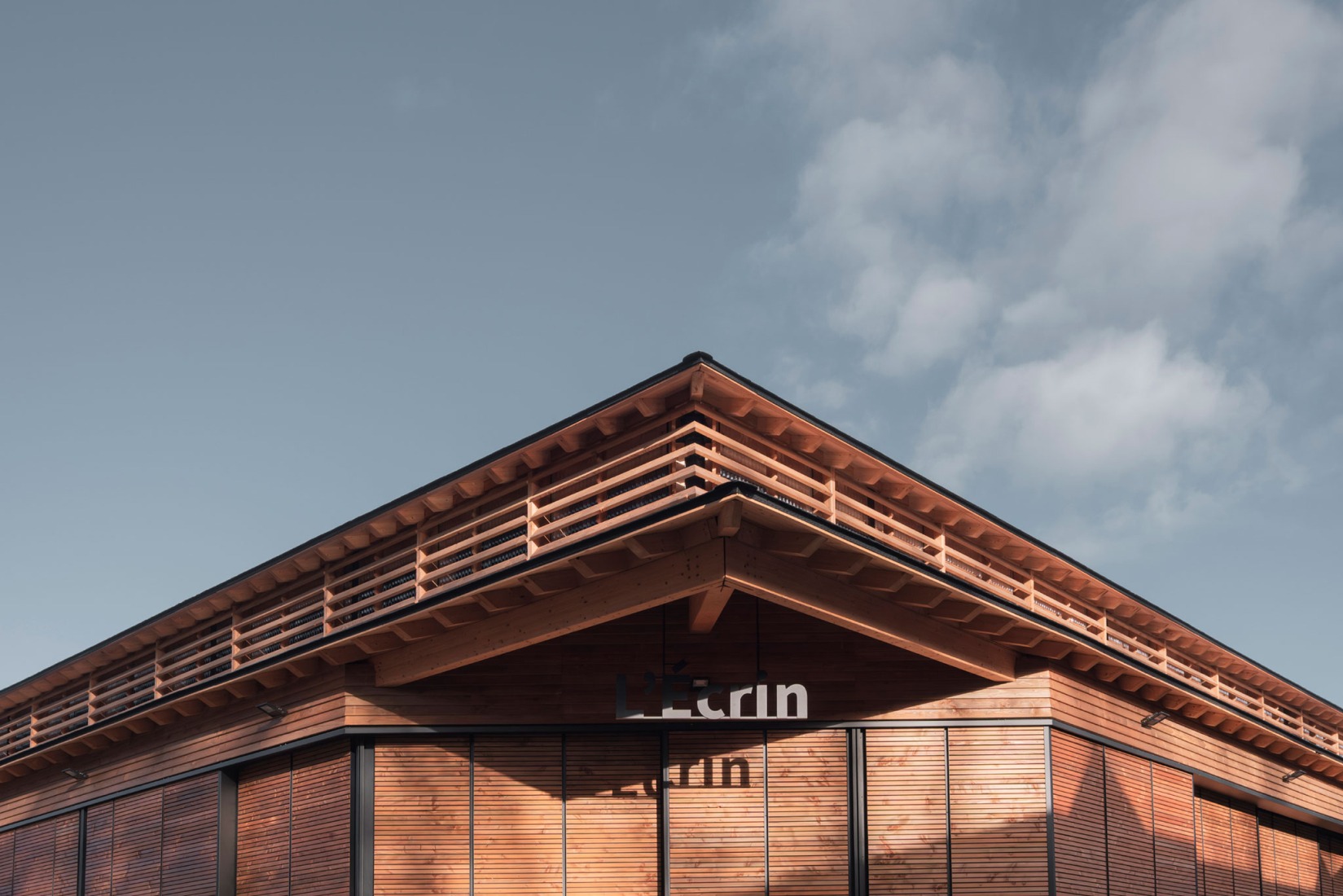 Sala Espectáculos Haras Nacional de Hennebont por K architectures. Fotografía por Yon de Poncins.