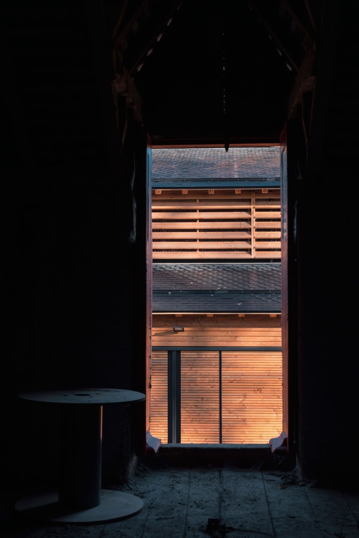 Sala Espectáculos Haras Nacional de Hennebont por K architectures. Fotografía por Yon de Poncins.