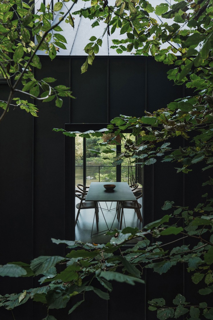 Cabaña «Entre la Roca y el Río» por Mimosa. Fotografía por Petr Polák.